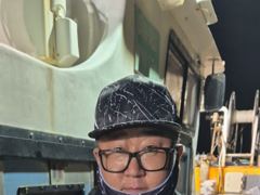 진해뉴월드피싱 ~ 준내만갈치.. 씨알이 끝내줍니다.. 오늘 수요일,목요일,금요일 모두 예약가능합니다 사진