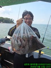삼천포화이트펄호 8월22일 돌문어조황입니다 사진