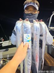 [진해] 23일 내만갈치 슈퍼용가리급까지 씨알,마릿수 미쳤다~!!(일요일… 사진